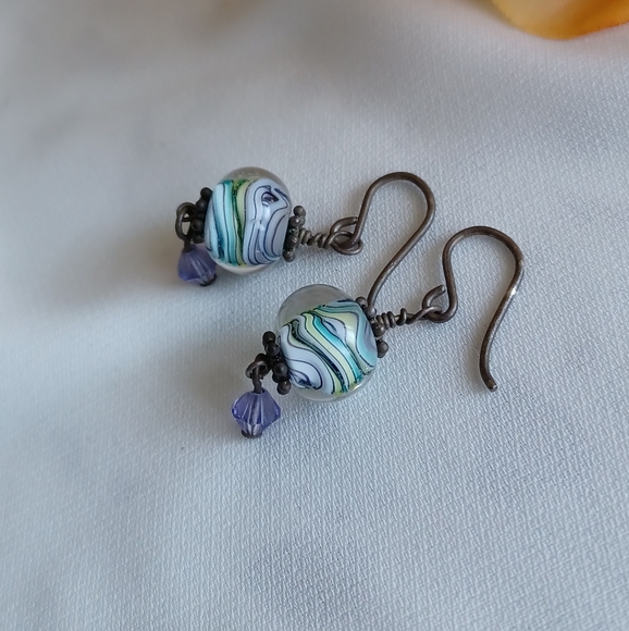 Vintage Glass Spun Earrings. - Picture 5 of 7